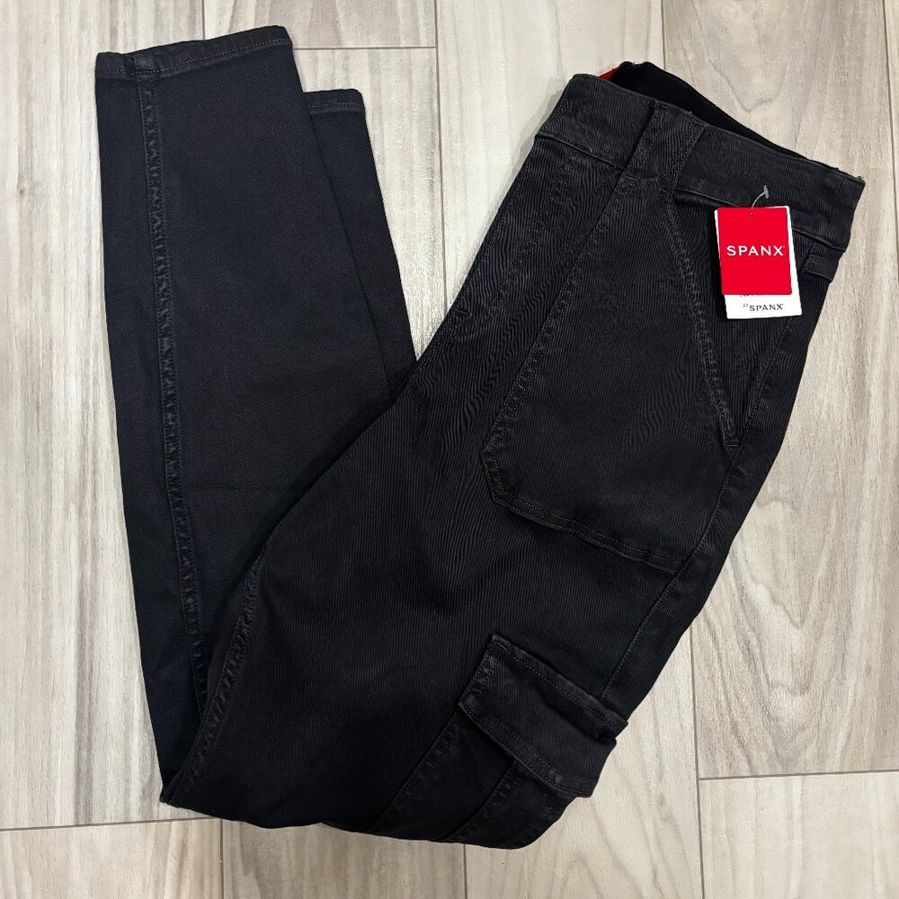 Spanx Stretch Twill Cargo Pants Size XL NEW Contour Washed Black